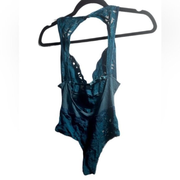 NWT Free People intimately speed date nylon stretch lace lagoon bodysuit XS - Picture 3 of 3